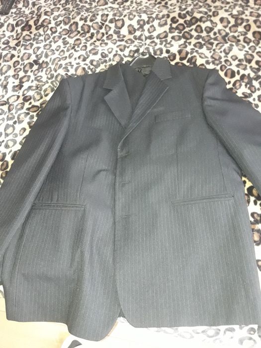 Vand costum barbatesc negru material gros de iarna mărimea 58