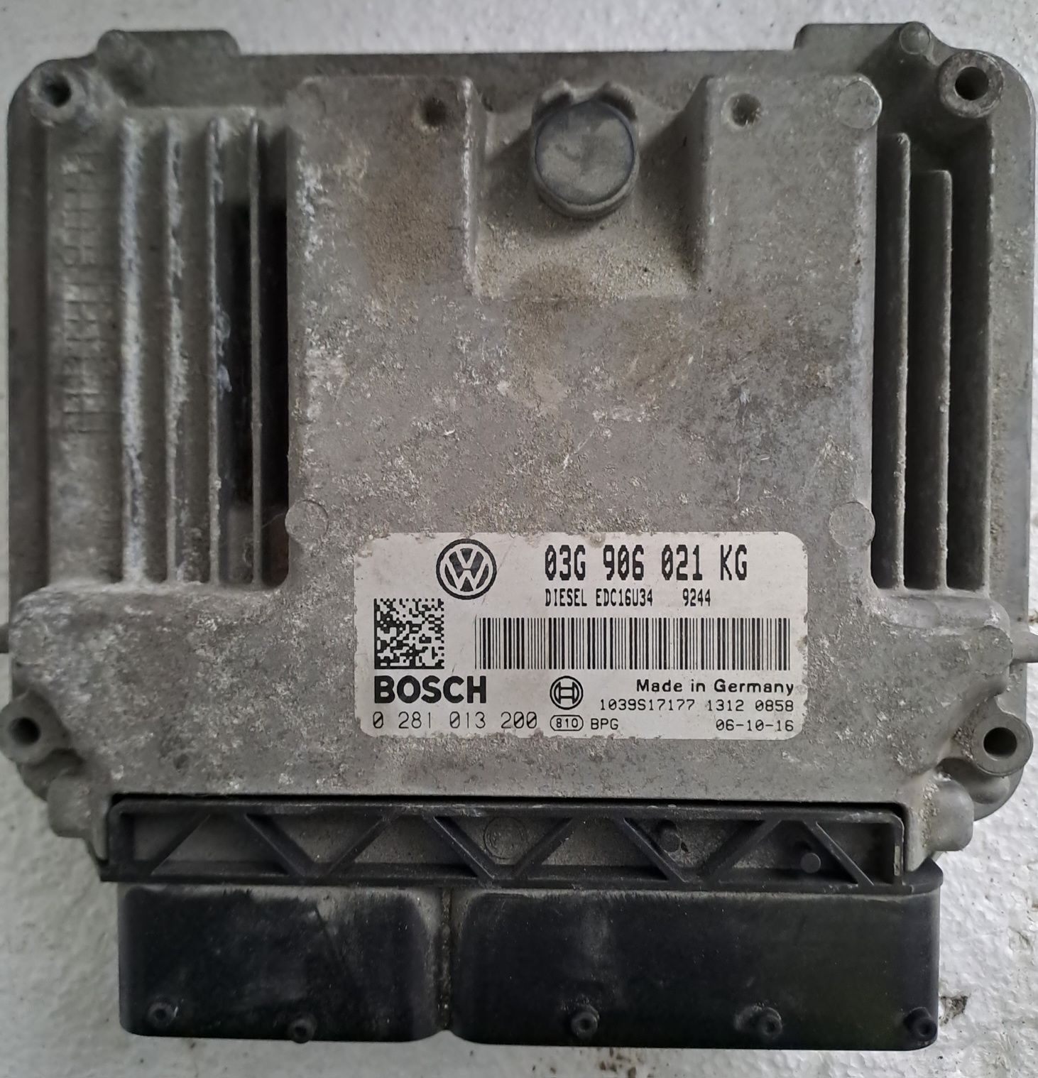 ECU Calculator motor VW Golf5 1.9 tdi 03G906021KG 0281013200 EDC16U34