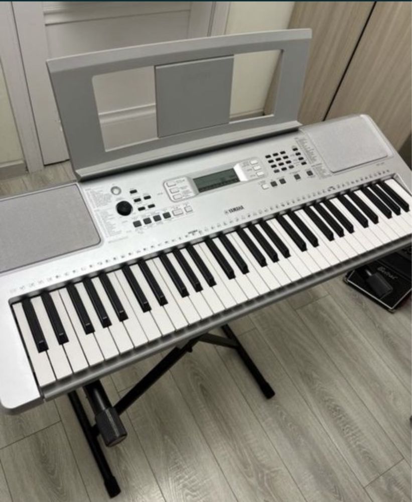 Синтезатор Yamaha YPT-370 NKS-K119 серый