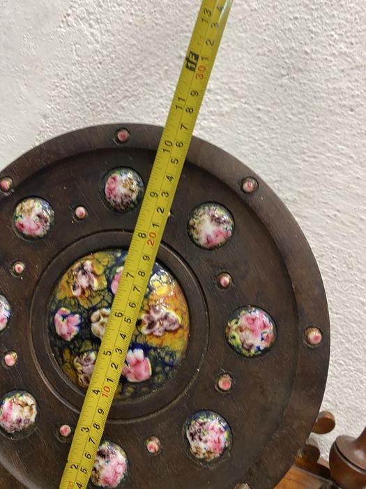 Стара декоративна чиния с ръчно рисуван емайл върху метал франция