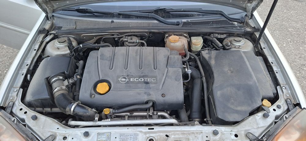 Vând autoturism marca Opel în stare de funcționare buna .