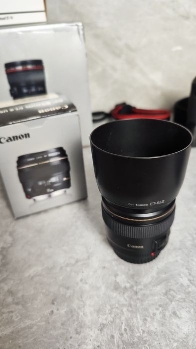 Объектив Canon 85mm f1.8