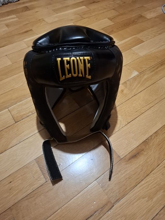 Leone каска за бокс
