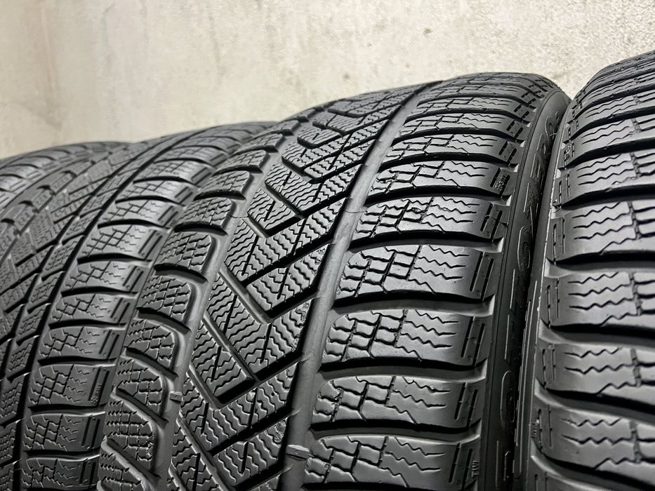 DOT:22/23г. 255/35/19 и 225/40/19 PIRELLI
