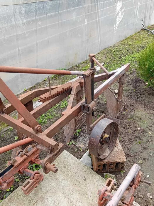 Трактор "Владимировец Т-25" (регистриран) + Селскостопански инвентар