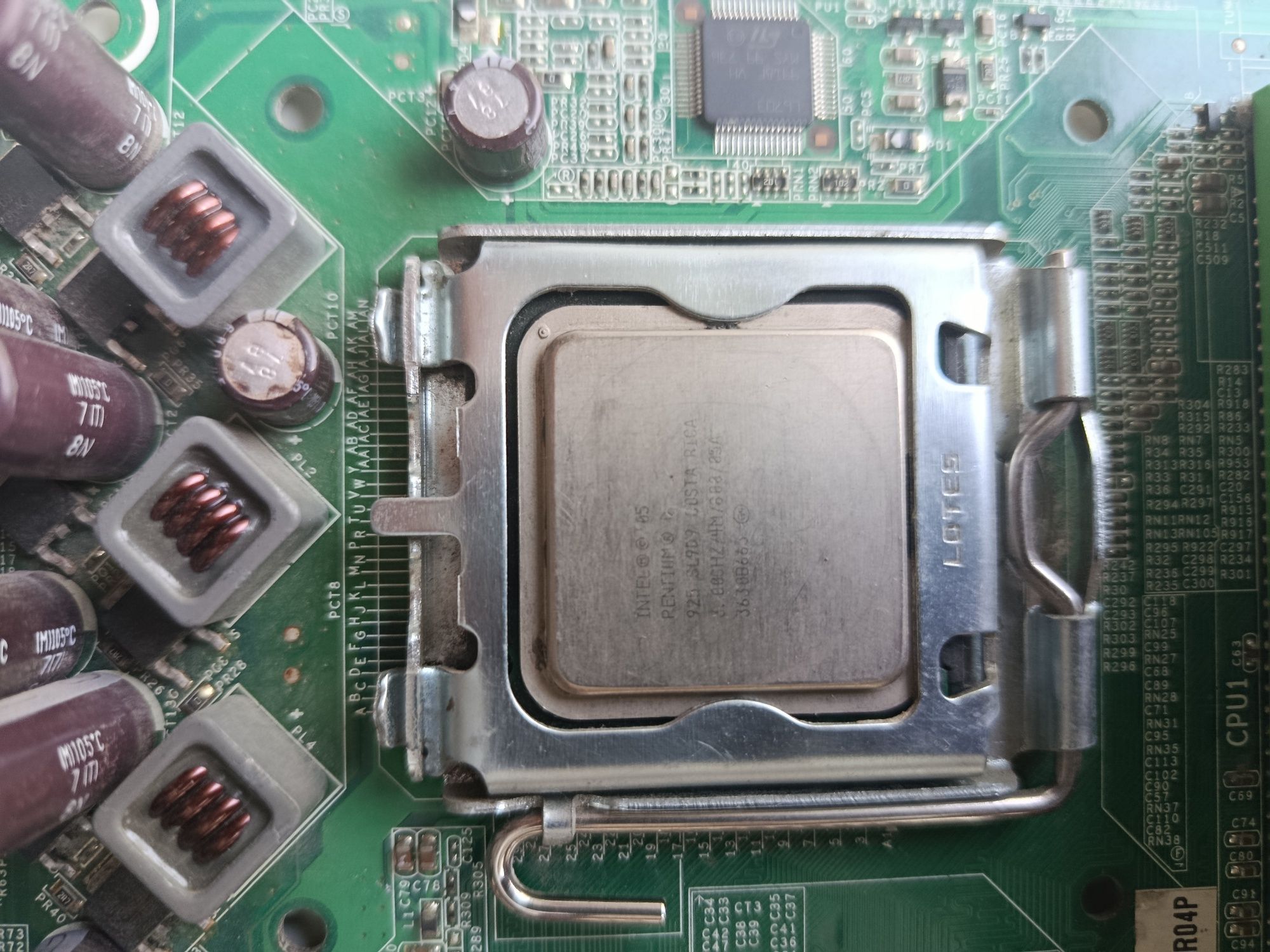 Ddr 2 plata + protsessor+ operativka 1 gb