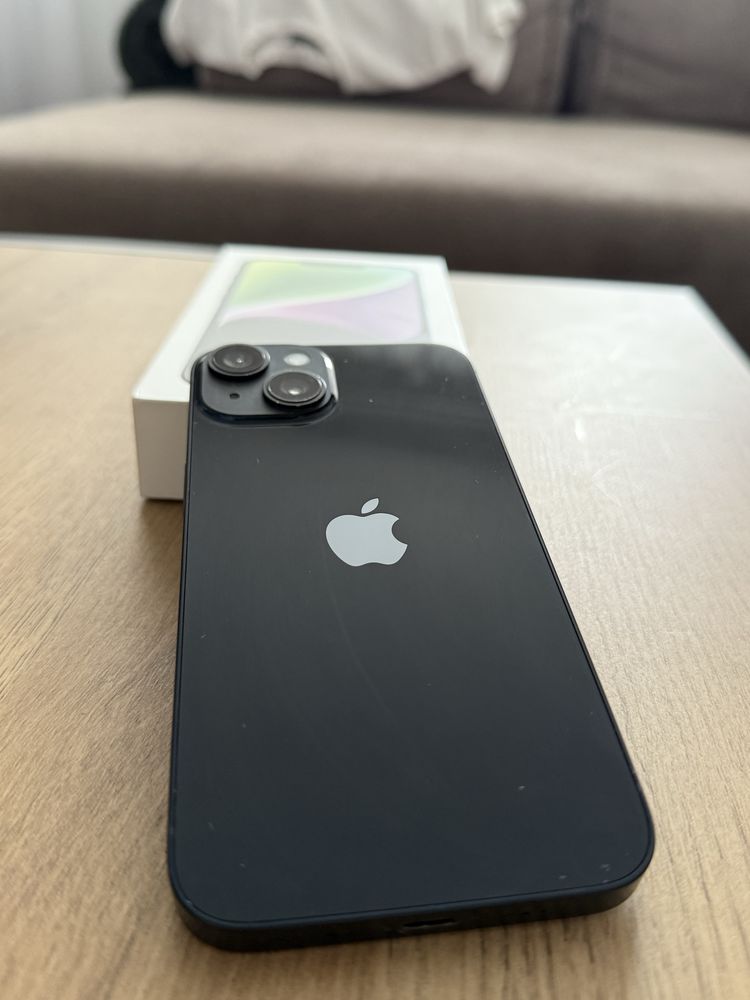 IPhone 14 Midnight blue
