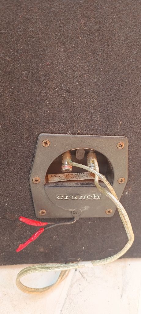 Vând statie amplificare auto și subwoofer CRUNCH