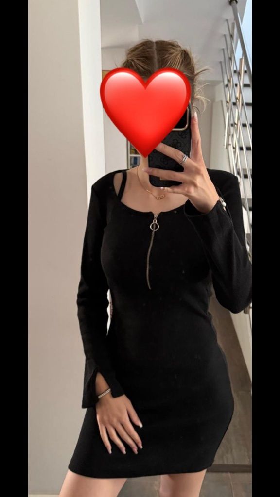 Rochita neagra cu eticheta