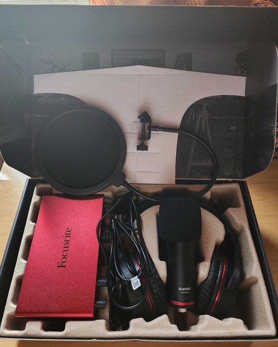 Focusrite Scarlett Duo 2i2 4th Gen + Microphone Pop Filter Shield