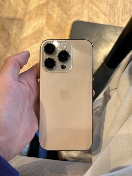 Vand iPhone 14 Pro 256GB GOLD