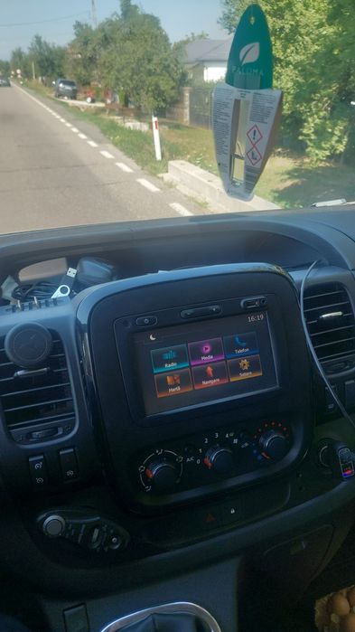 Vand sau schimb  opel vivaro 8+1  euro 6