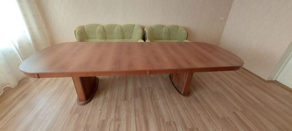 Продам стол в идеальном состоянии