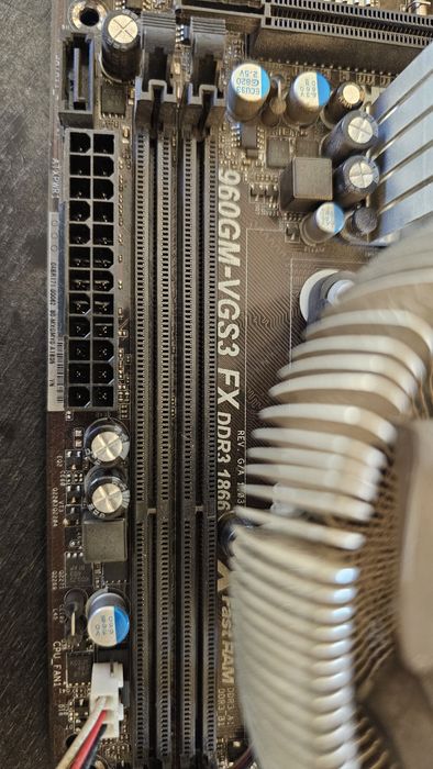 Placa de baza PC Asrock 960GM-VGS3 FX + Procesor AMD FX-6300 Six Core