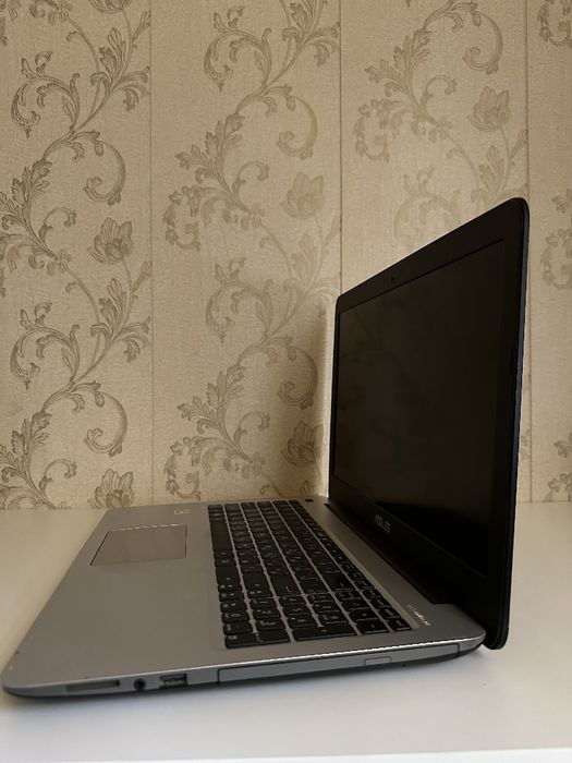 Notebook Asus core i7 7 arzon narxda