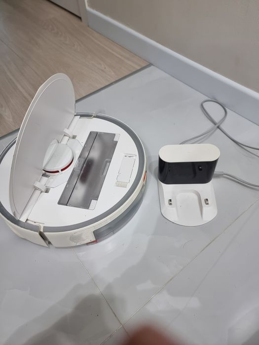 Roborock S5 Max — робот-пылесос, в отличном состоянии