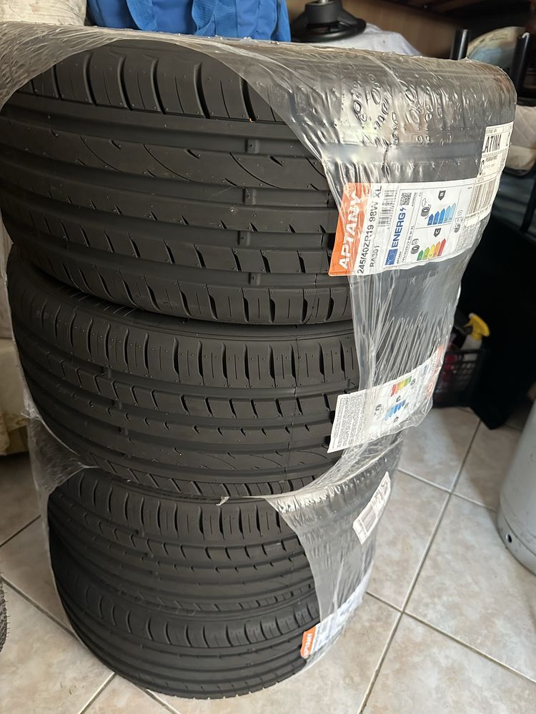 Set Anvelope Vara 245/40 R19 - 98W XL