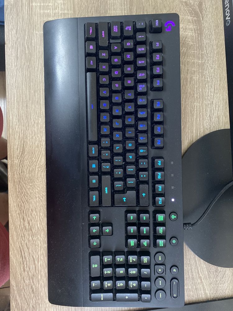 Tastatura logitech G213 RGB