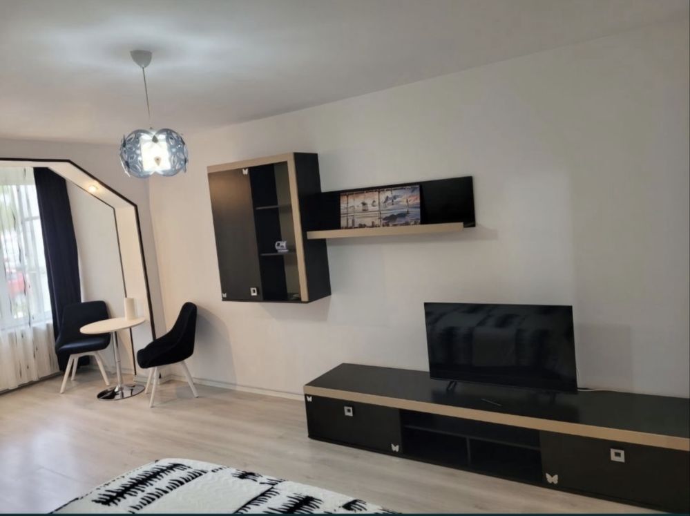 Regim hotelier zona Titan-Piata Minis sector 3