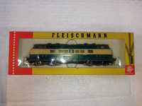 Fleischmann locomotiva diesel BR221 trenuleț electric scara HO