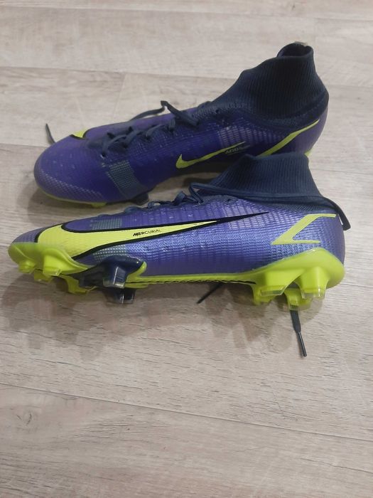 Спортивная обувь