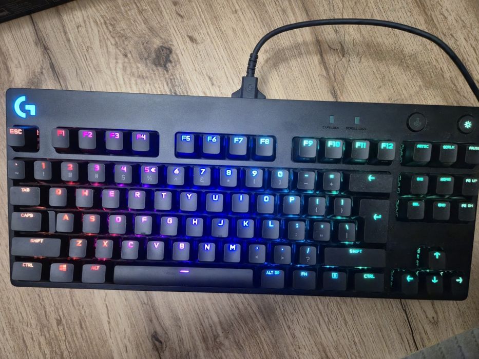 Logitech G Pro TKL геймърска клавиатура