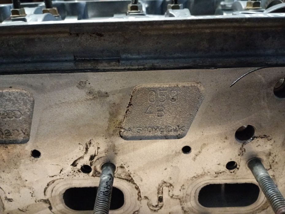 Chiulasa chiuloasa completa partea dreapta audi a4 a5 a6 2.7tdi 3.0tdi