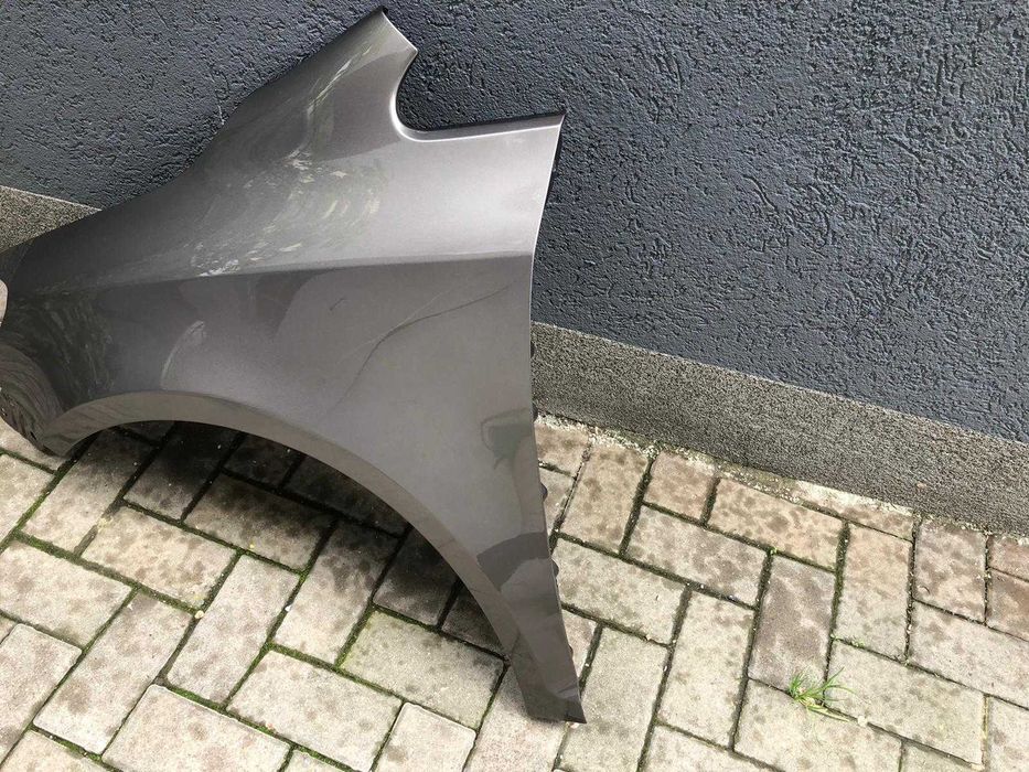 Aripa Fata Stanga VW Golf 5/V Plus An 2005-2009 Vopsita Maro