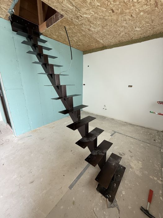 Confectionam scari metalice si balustrade