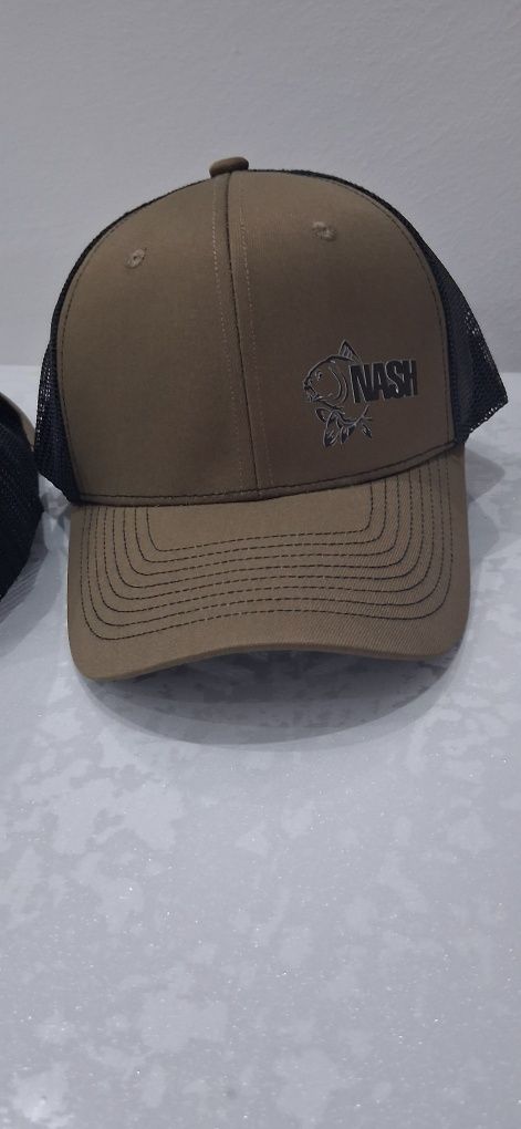 Шапка с козирка Nash