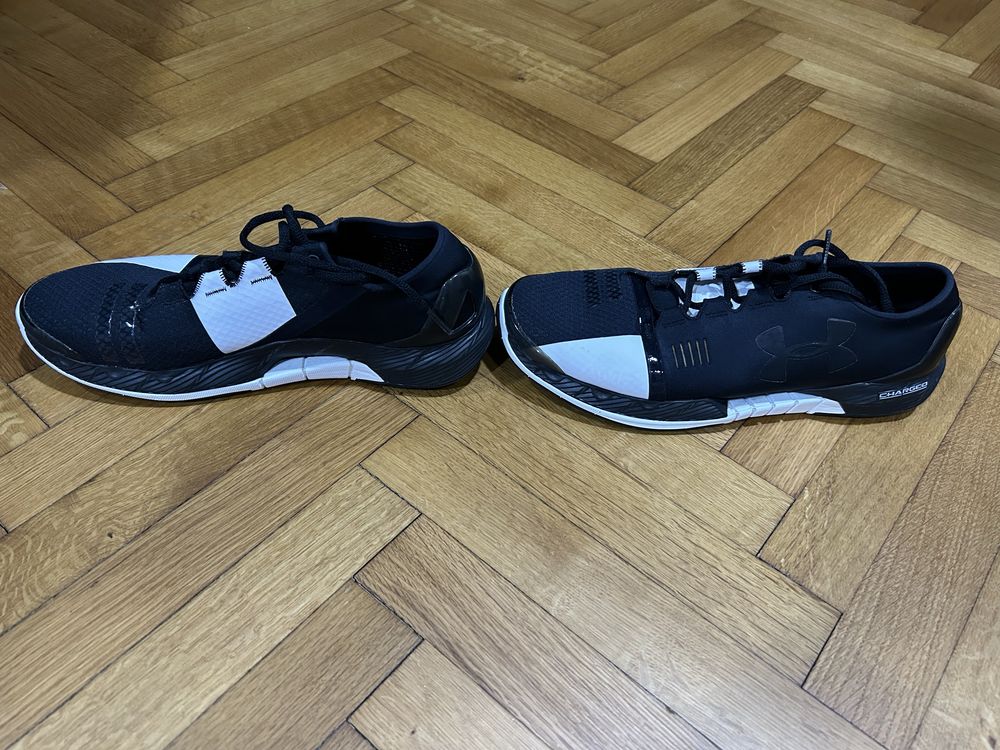Маратонки Under Armour 42 номер