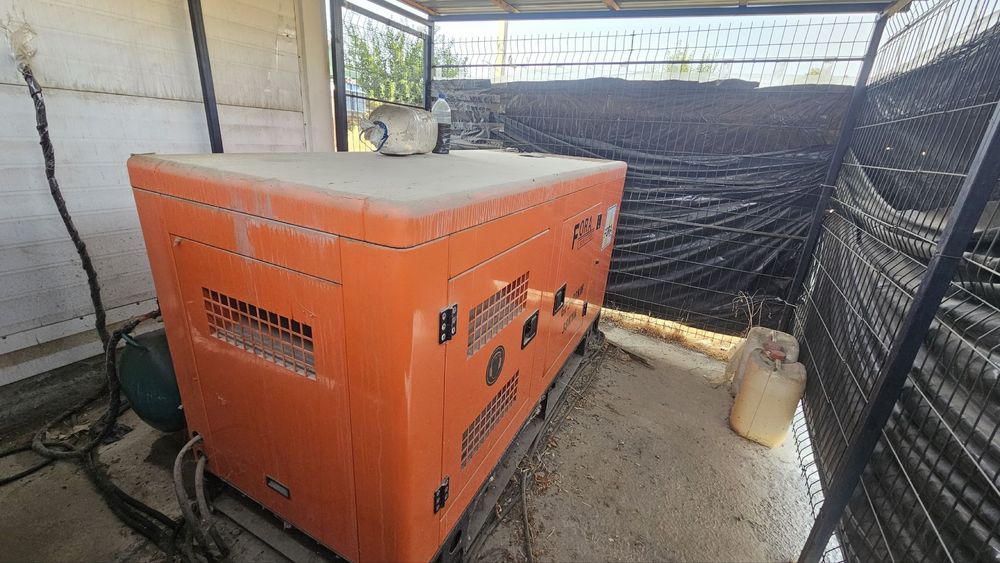 Yangi holatdagi 38KVA FORA generator