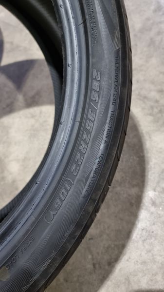 315/30/22//285/35/22 YOKOHAMA