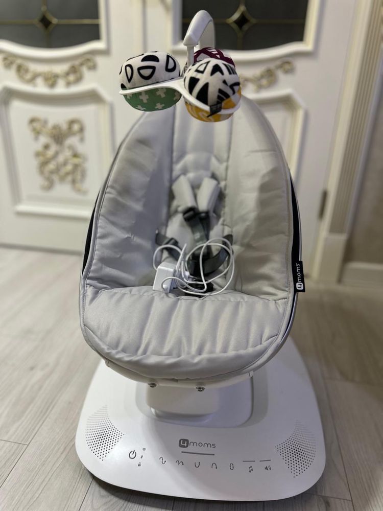 Электрокачель 4Moms MamaRoo5 Grey Серая