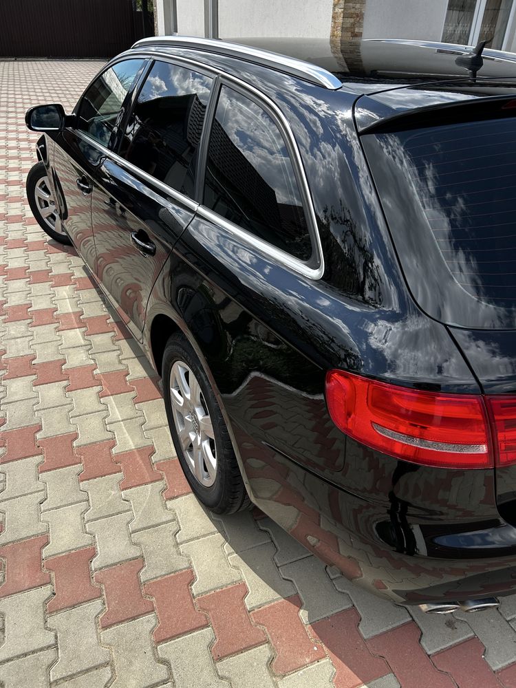 Audi A4 B8. 2010 2.0TDI