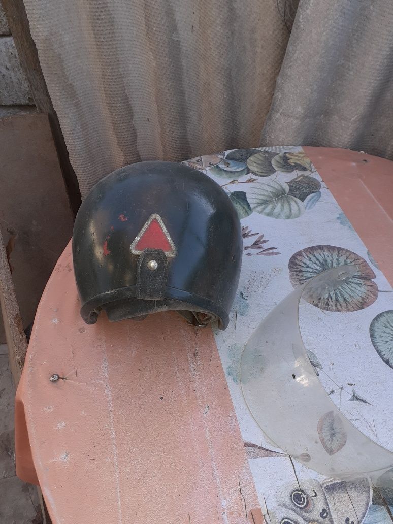 Мотоциклетный шлем советский