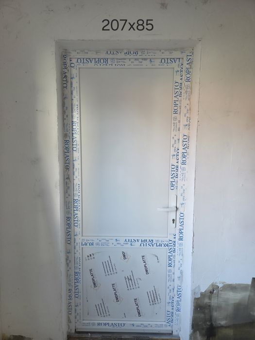 De vânzare uși termopan