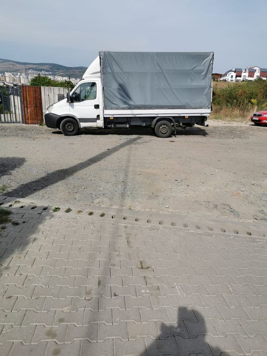 Vând Iveco dayli cu lift sprinter