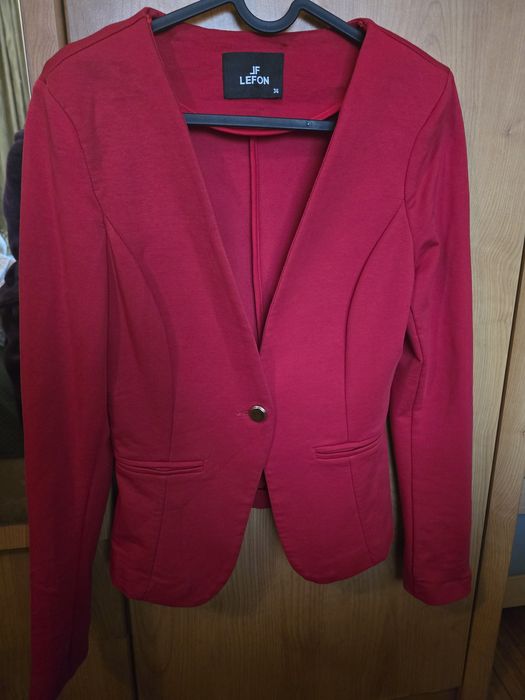 Стилно ,спортно-елегантно,дамско сако