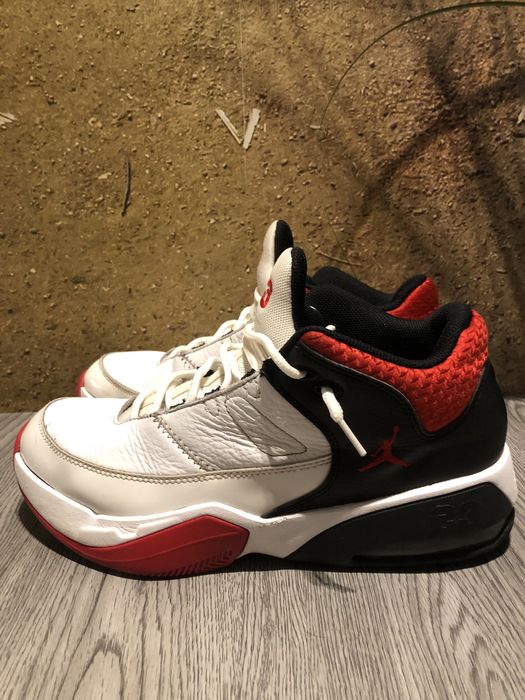 Jordan MAX AURA 3