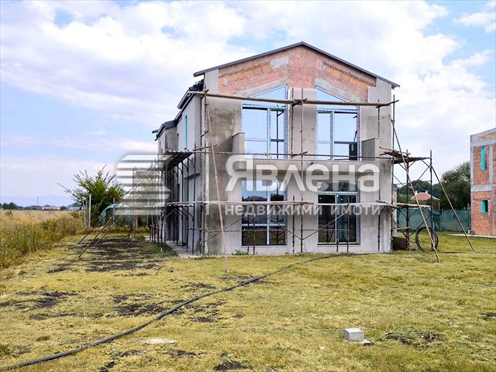 Продава се Къща в с. Равно поле, Област София-област - 270 кв.м за 1445 €/кв.м - Снимка #2