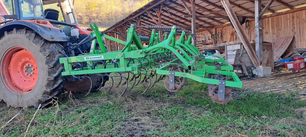 Combinator cultivator rabatabil