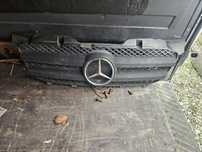 Grila radiator cu emblema Mercedes Sprinter 2.2 cdi an 2011