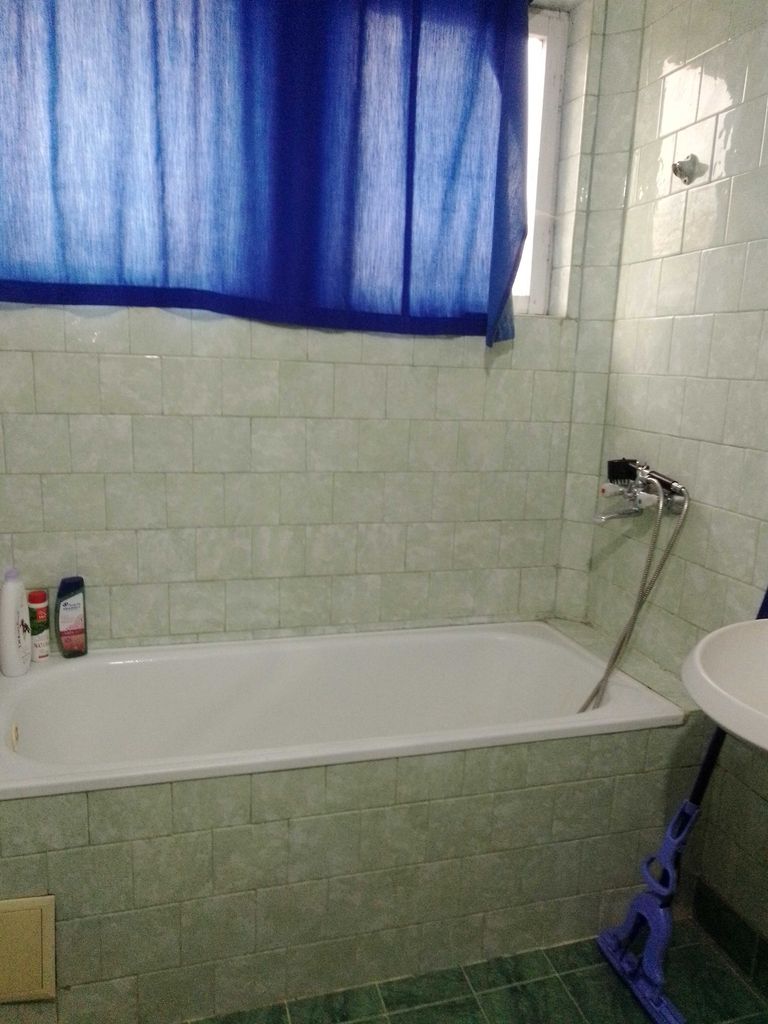 Дава се под наем Тристаен апартамент в Плевен, Дружба 1 - 120 кв.м за 357 € - Снимка #9