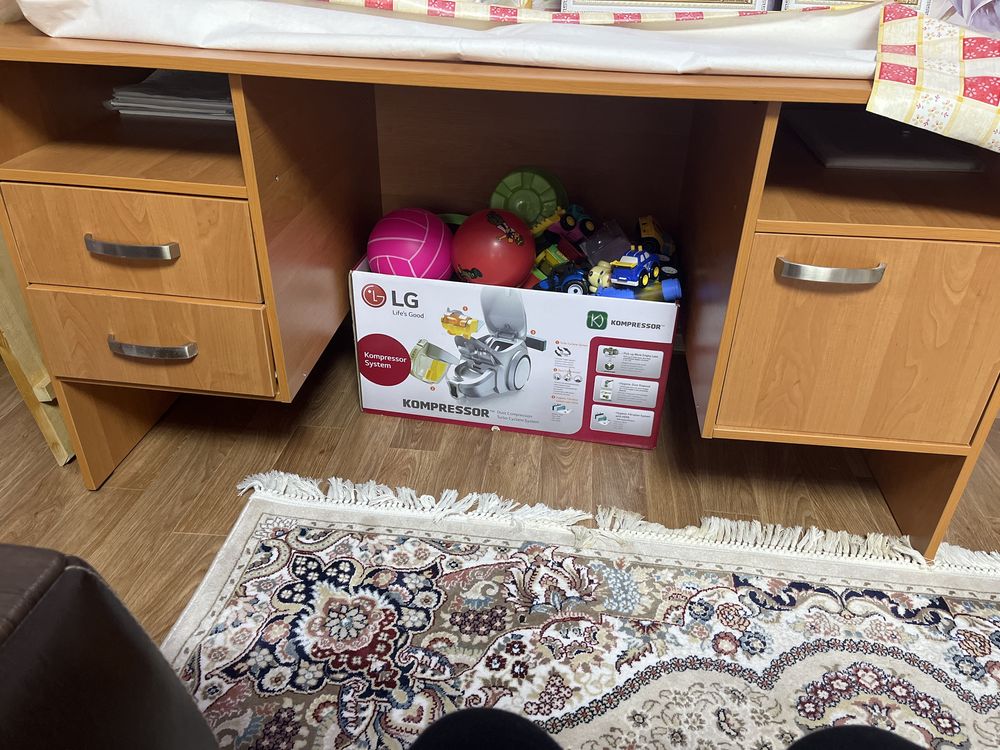 Продам компьютерный стол