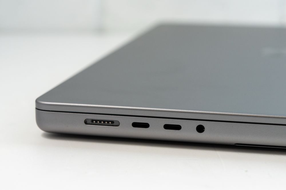 Macbook m1 max 32gb 1tb 16inch