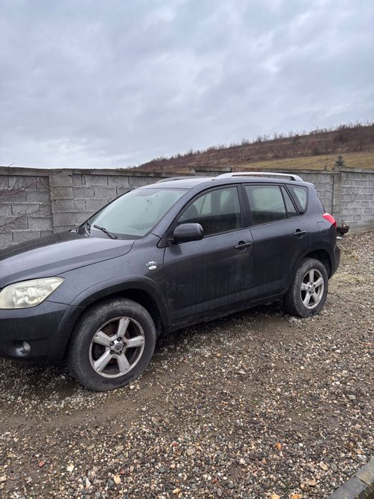 Toyota rav 4,2.2 diesel,an 2007 pentru piese