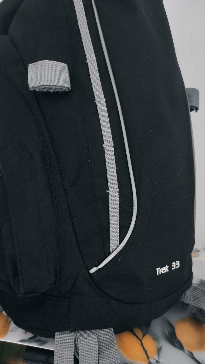 Tresspass trek 33L туристическа раница