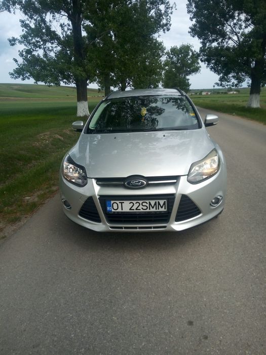 Vând mașina Ford focus