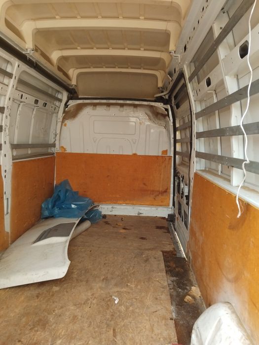 Vând Renault Master